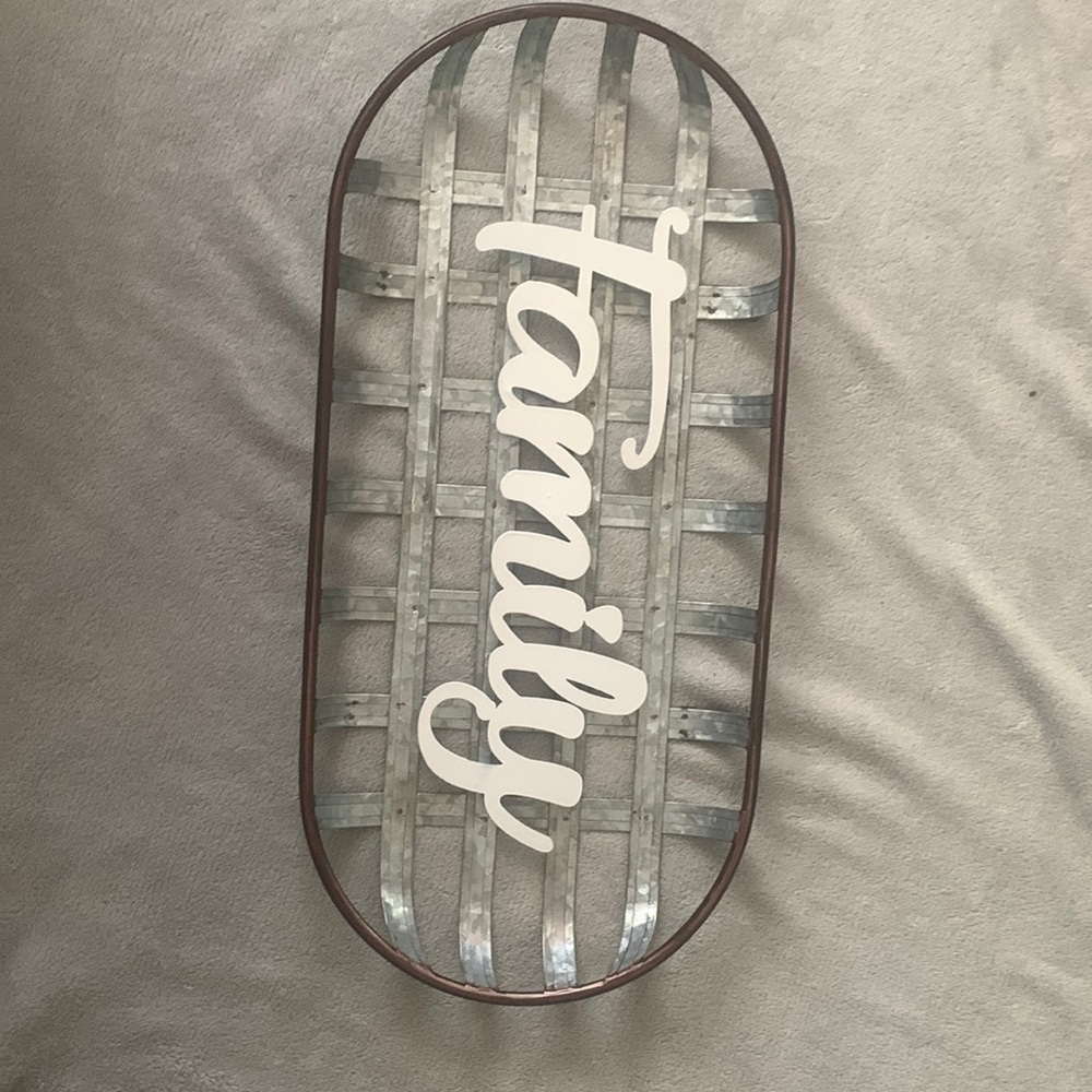 Super cute little family wall  Decour